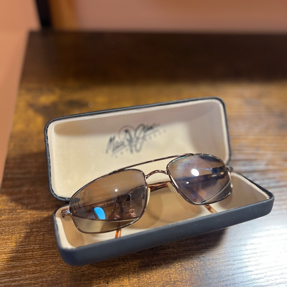 AUTHENTIC Maui Jim sunglasses